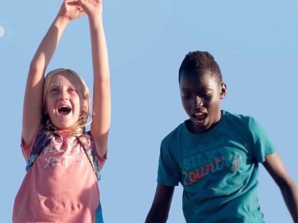 ‘PULLMAN’ O CÓMO RETRATAR MALLORCA DESDE LOS OJOS DE UNXS&nbsp;NIÑXS