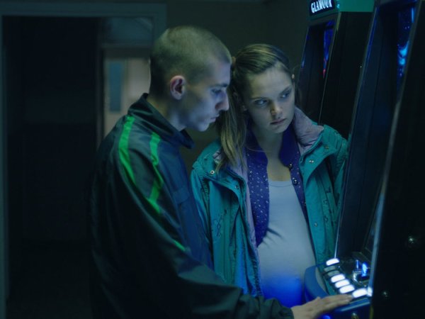 ‘SOLE’ O CÓMO LAS CONEXIONES POTENCIAN LA&nbsp;SOLEDAD