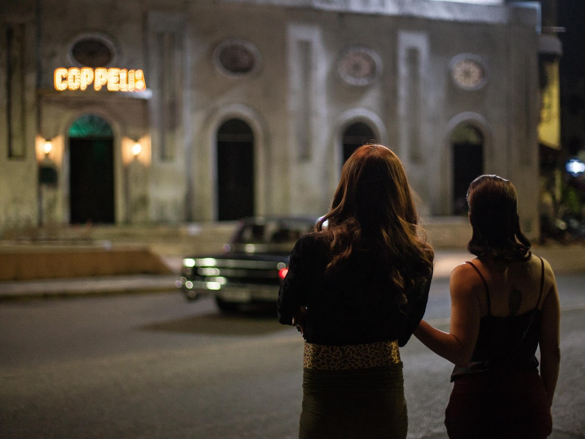 ‘’HOTEL COPPELIA’ O CÓMO PERDER LA DIGNIDAD PARA RECUPERARLA CON MÁS&nbsp;FUERZA