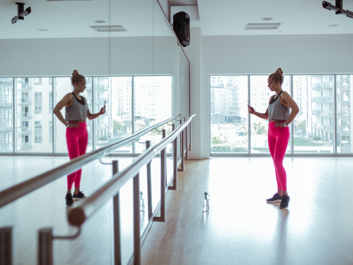 ‘SWEAT’ O CÓMO RENDIRSE A LA DICTADURA DE LA&nbsp;FELICIDAD