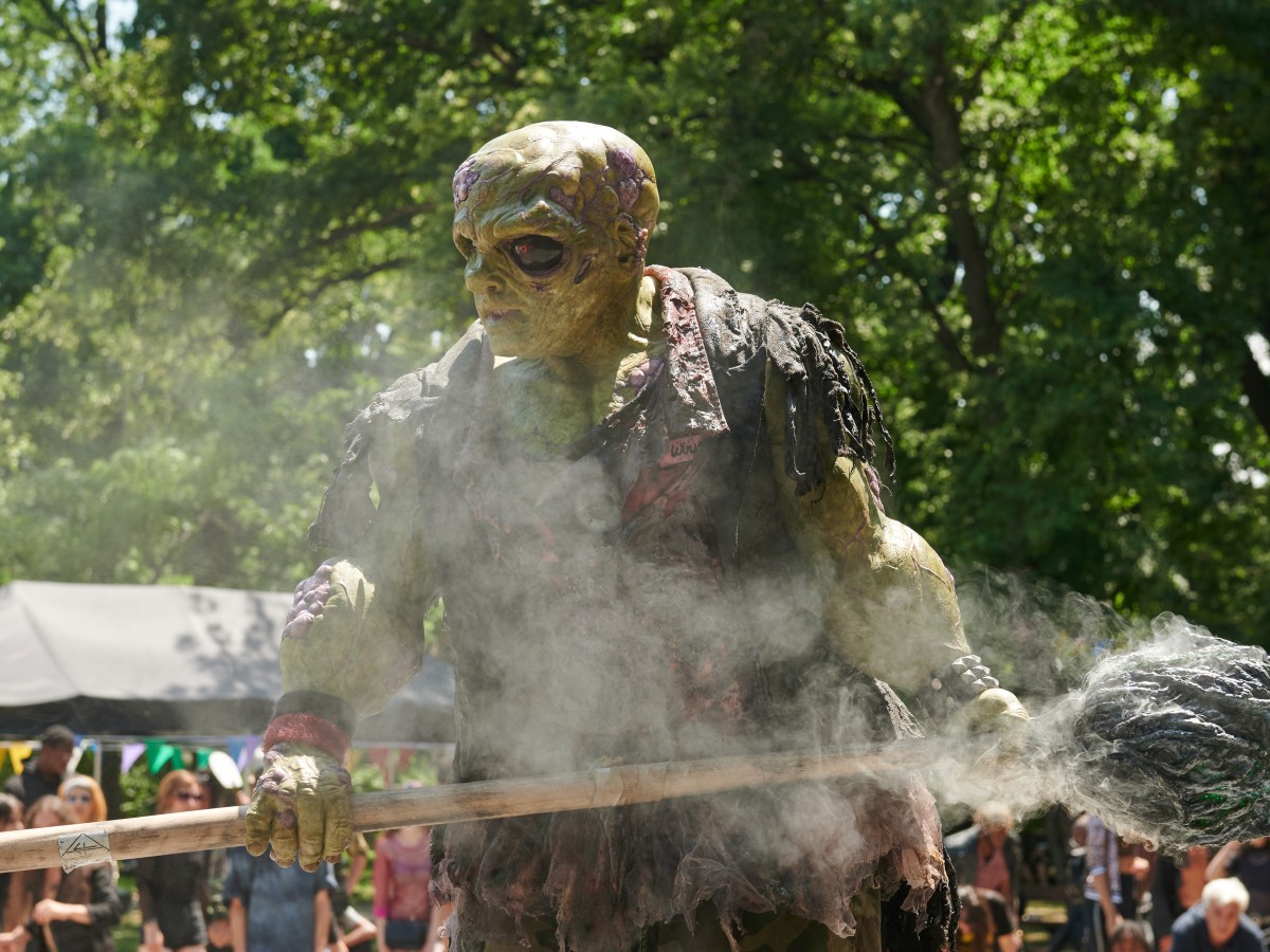 ’THE TOXIC AVENGER’ O CÓMO EL MOCHO NOS LIBRARÁ DEL&nbsp;MAL